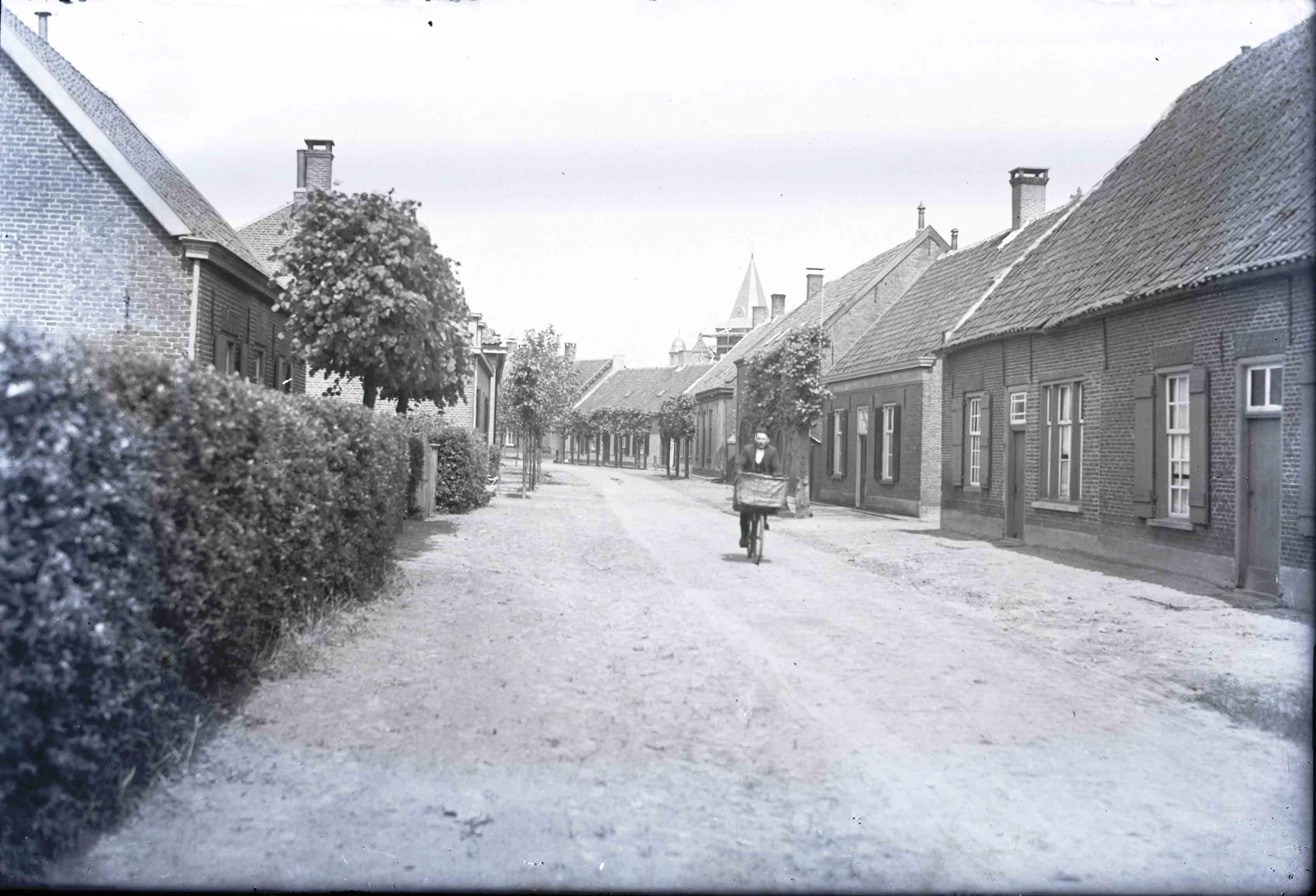 Leunisdijk, Esch (foto: Fotopersbureau Het Zuiden, collectie BHIC 1629-000555)