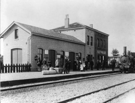 Station Aalst-Waalre, ca. 1905 (foto: A.F. van Beurden, bron: archief Waalre's Erfgoed)
