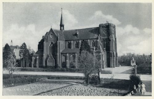 Parochiekerk Sint Lambertus te Maren, de toren is beschadigd in 1944