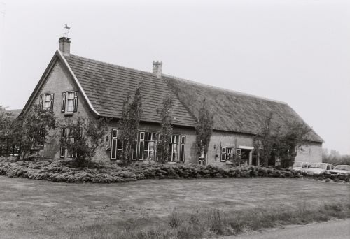 Langgevelboerderij, gebouwd tussen 1875-1900 (Collectie Provincie Noord Brabant, 1990)