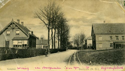 Burgemeesterswoning links, met zijn sigarenfabriek rechts (Collectie Breugelmans)