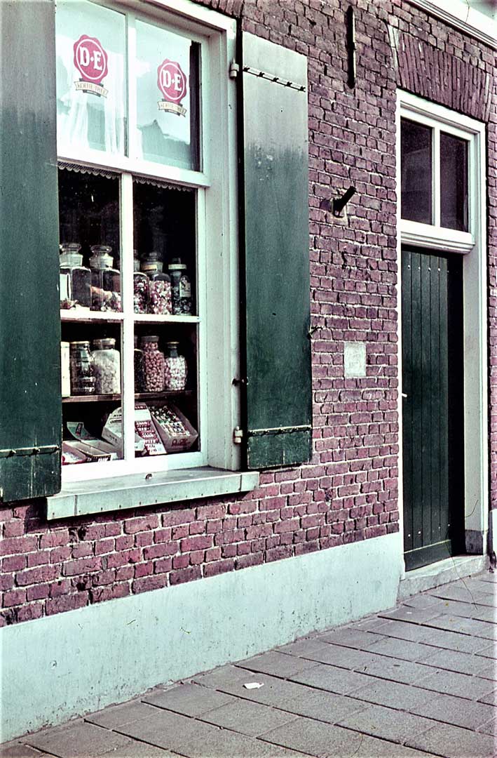 De etalage (foto: Rini de Groot, 1965)