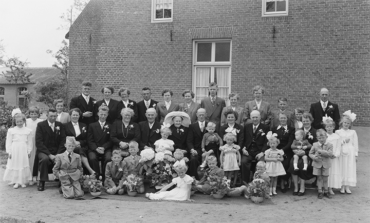Gouden bruiloft bij familie Van Erp - Van Roosmalen, Esch 1954 (foto: Fotopersbureau Het Zuiden, collectie BHIC: FOTOES.0344) 
