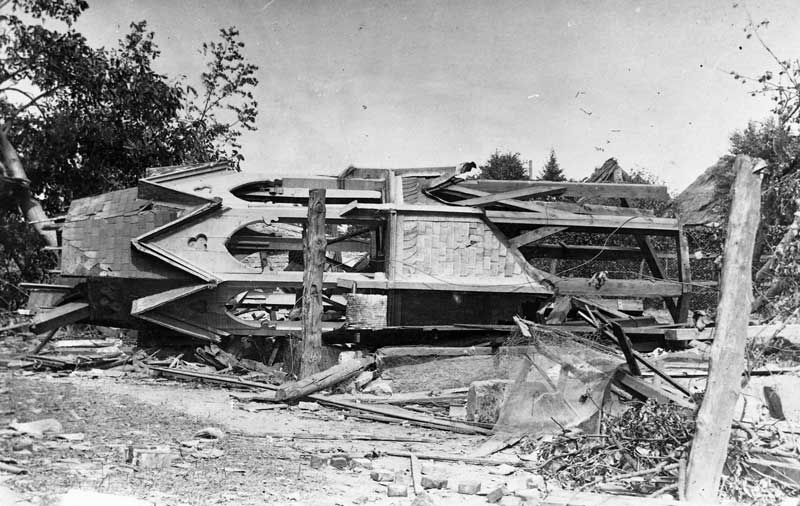 Omgevallen kerktoren van Langenboom na de storm van 10 augustus 1925 (Bron: BHIC, coll. Wim Keeris)