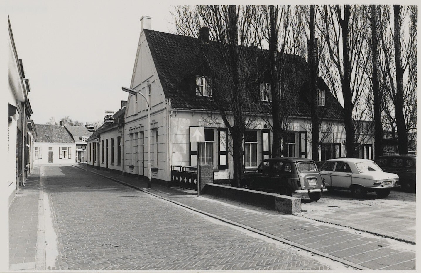 De huizen met sectie F 558, F 559 en – reeds gesloopt - F 560 (foto: Cees Vanwesenbeeck, 1979. Bron: West-Brabants Archief)