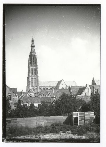 De Grote Kerk, voor 1900 (bron: Stadsarchief Breda)