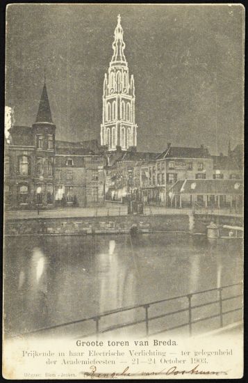 De toren van de Grote Kerk verlicht, ter gelegenheid van het 75-jarig bestaan van de KMA, 1903 (bron: Stadsarchief Breda)
