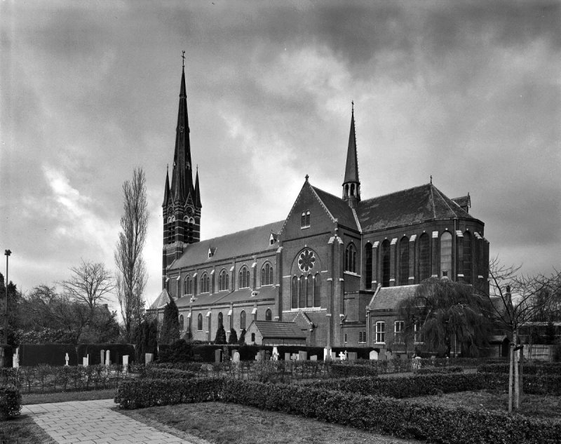 De H. Gummaruskerk in 1996 (collectie Rijksdienst Cultureel Erfgoed; CC BY-SA 3.0)