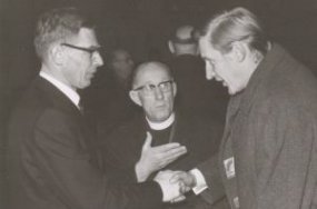 Beugen, installatie van pastoor  v.d. Steen (links)