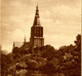 1.	De parochiekerk van Sint Petrus, waarheen de H. Corporaaldoek Zondag werd overgebracht.