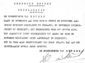 Proclamatie Eethen door burgemeester Van der Schans. Klik voor een groter beeld