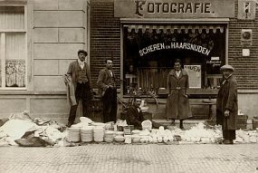 Schijndel, Hoofdstraat 1925. Klik voor een groter beeld.