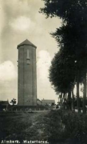 De oude watertoren van Almkerk