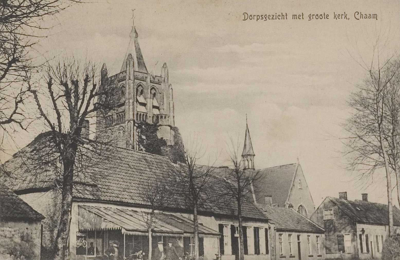 Dorpsgezicht met NH kerk, 1915 (RAT)