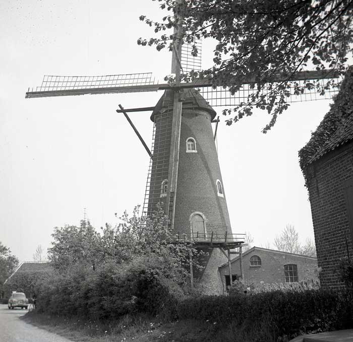 De molen van Beers (BHIC, collectie C.J.A. van Helvoort, fotonr. 1572-08-032)