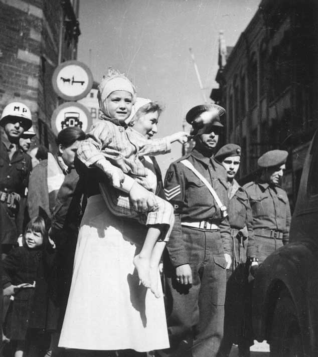 Foto: 5 mei 1945 in Tilburg (foto ANP; CC BY-NC-ND 4.0)