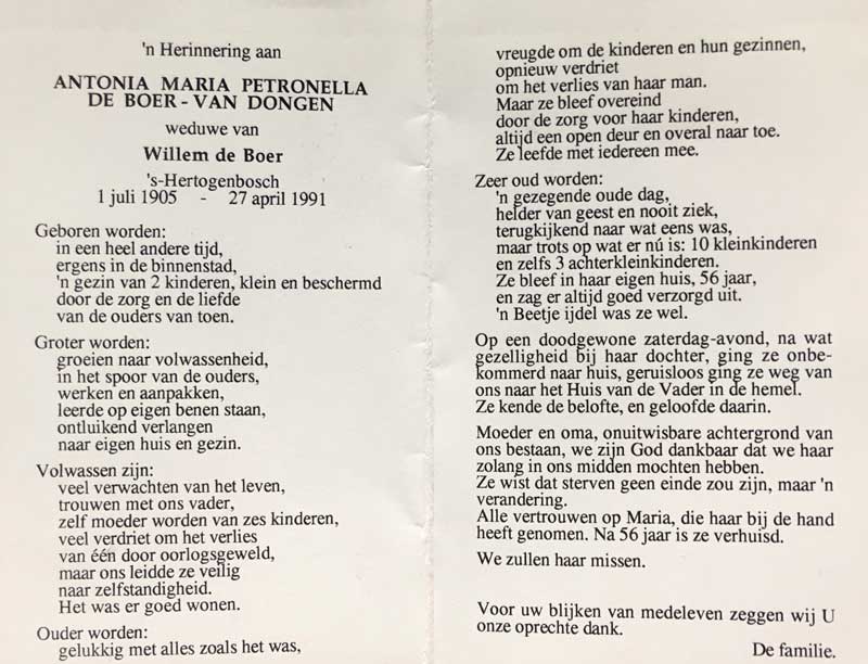 Het bidprentje van moeder Antonia van Dongen uit 1991 met een korte verwijzing naar het levenslange verdriet om wat Lenie in de oorlog was overkomen