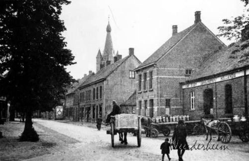 Zuivelfabriek Hollandia te Valkenswaard, 1930 (bron: HKK Weerderheem, collectie Mélotte)