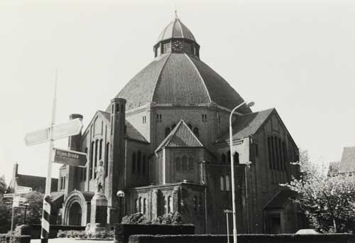  H. Laurentius. R.K. Kerk. Gebouwd in 1920. Architect: P. J. H. Cuypers., J. Th. J. Cuypers (BHIC)