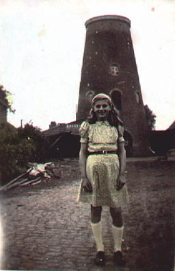 De molen zonder wieken in 1946 (foto: C.J.J. van Brunschot)