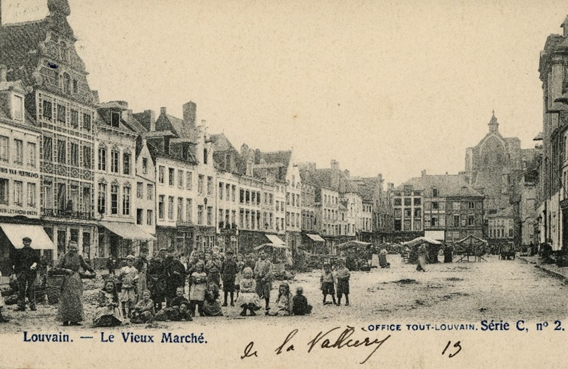 Ansichtkaart van de Oude Markt in Leuven waar Victoire Fisco overleed