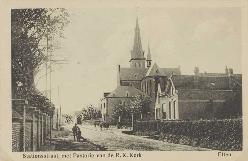 Het Leursestraatje rond, 1900 toen nog met kasseien (bron: West-Brabants Archief)