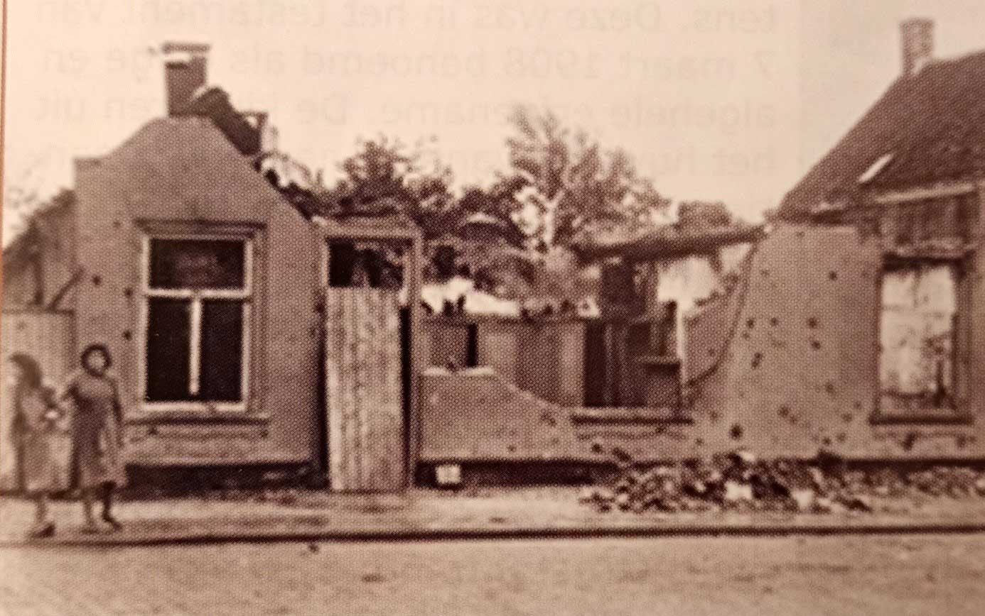 De winkel van Kee na het bombardement op 10 mei 1940 (Bron: Heemkundekring Jan uten Houte)