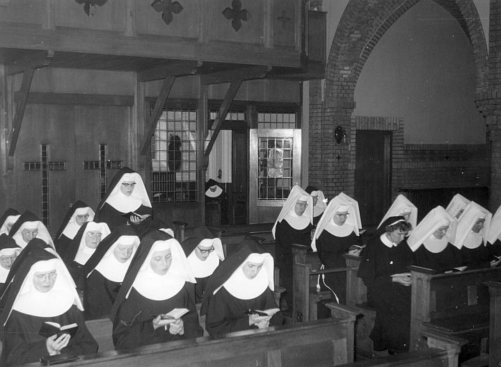 Franciscanessen van Denekamp, ca. 1965. Bron: KDC, 2B01411