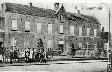 Het gasthuis en de meisjesschool te Geldrop (bron: HKK De Heerlijkheid Heeze-Leende-Zesgehuchten)