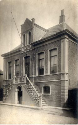 Het gemeentehuis, 1909-1912 (bron: RHCe)