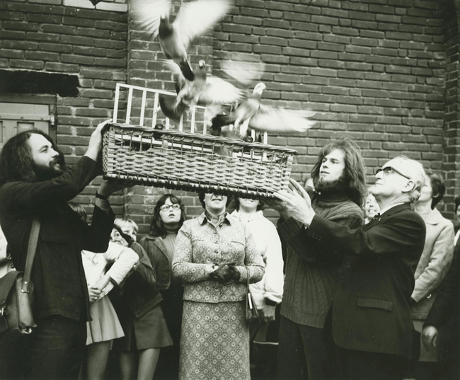 Opening jongerencentrum Insula, Mill april 1972 (foto: Fotostudio Jan Waarma, collectie BHIC GLD07967) 