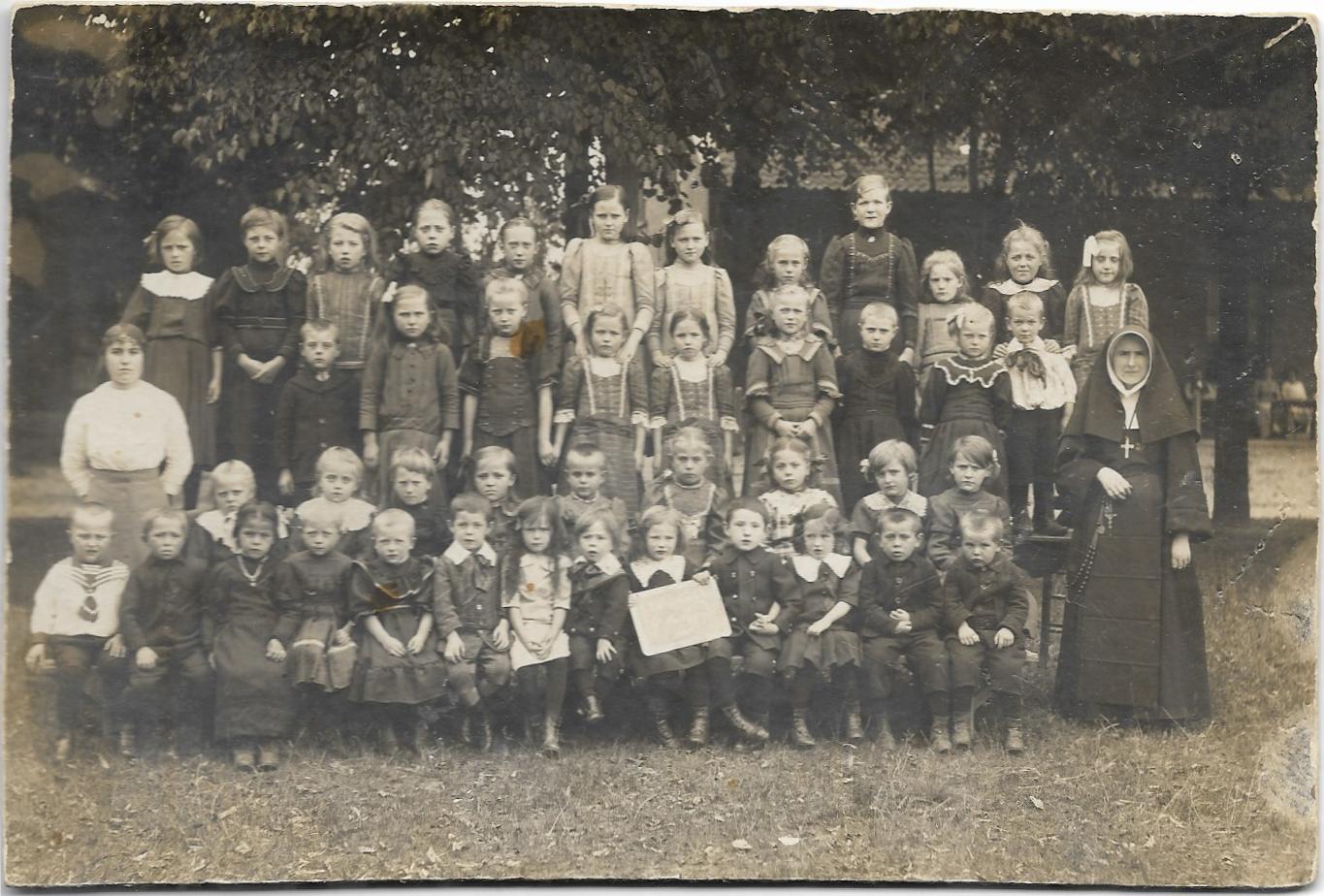 Schoolfoto Sint Anthonis, 1916
