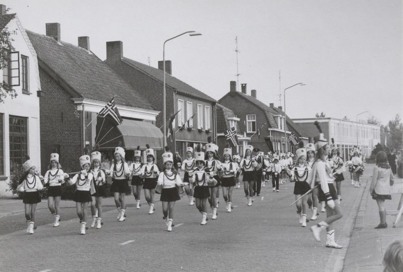 Door de straten van Haaren in 1975