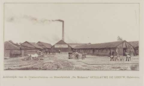 Halsteren, Steenovenweg achterzijde voormalige steen- en draineerbuizenfabriek De Melanen, ca. 1915 (WBA, Foto Archief Bergen op Zoom, BOZ001001512)