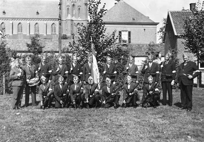 De burgerwacht van Zeeland poseert, ca. 1938 (BHIC, coll. Willem Keeris)