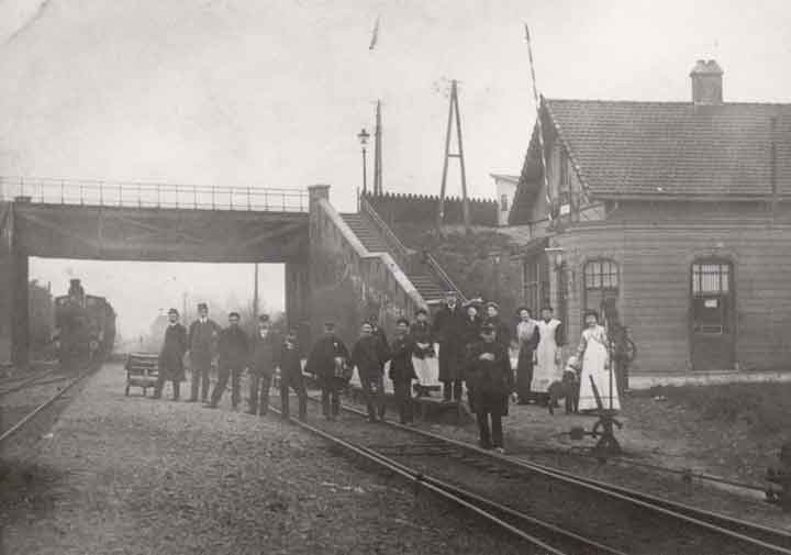 Station beneden en viaduct van Kruispunt Beugen, c. 1910 (coll. BHIC, fotonr. OEF0049)