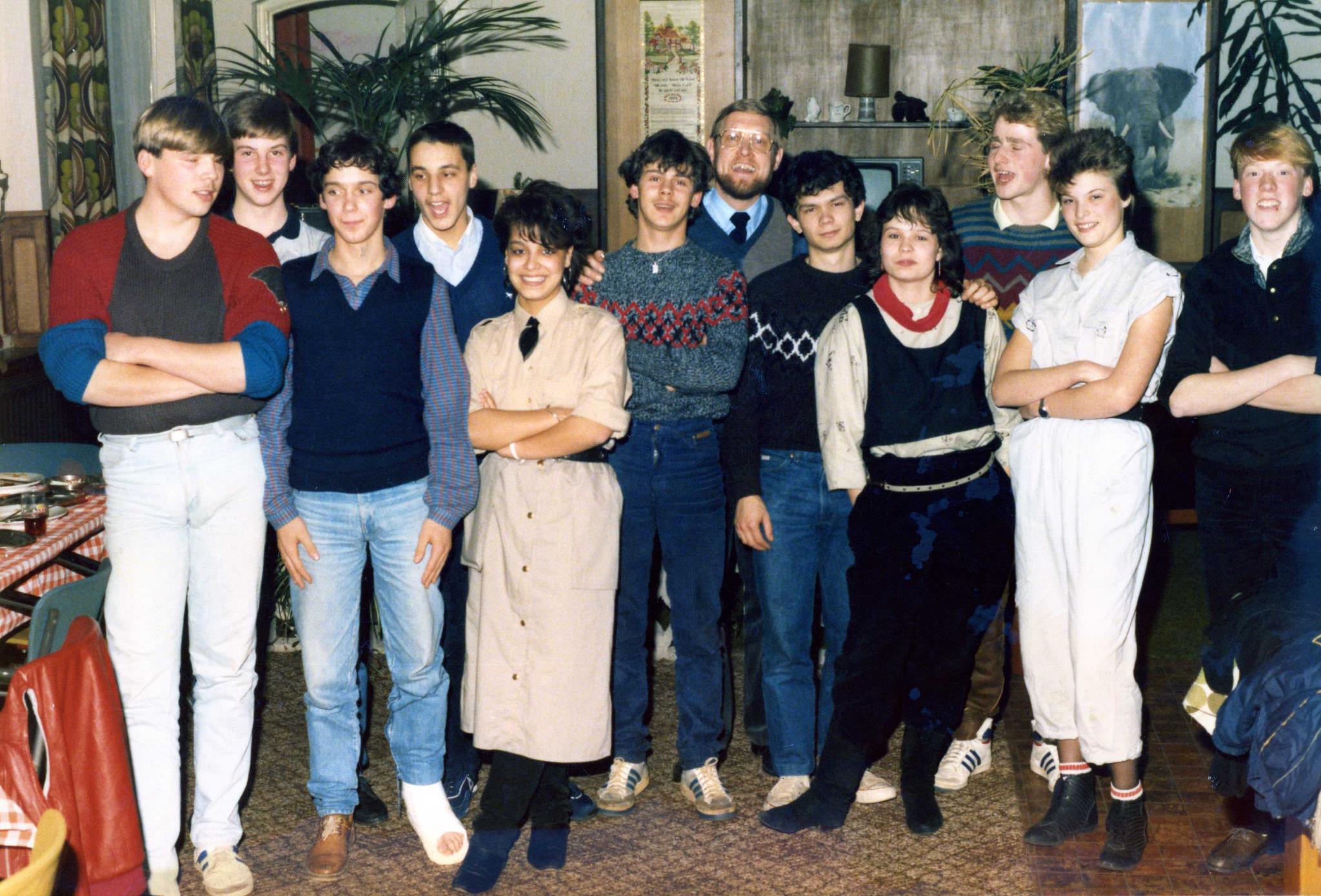Internen en docenten van Sainte Marie, begin jaren '80 (foto met dank aan John van de Luijtgaarden)
