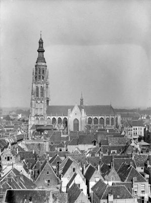 De Grote Kerk in 1908 (foto: Collectie Rijksdienst voor het Cultureel Erfgoed 943)