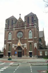 De Martinuskerk in Tongelre (Foto: © Job van Nes, Zaandam. 2009)