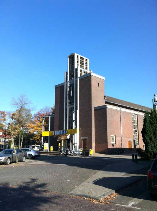 Bernadettekerk, later supermarkt. (foto: BHIC / Paul Huismans, 2012)