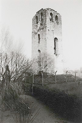 De ruïne van de oude kerktoren in 1981 (foto: BHIC, Collectie Provincie Noord-Brabant)