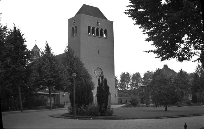De Heilig-Hartkerk (foto: Jos Pé. Bron: collectie BHIC)