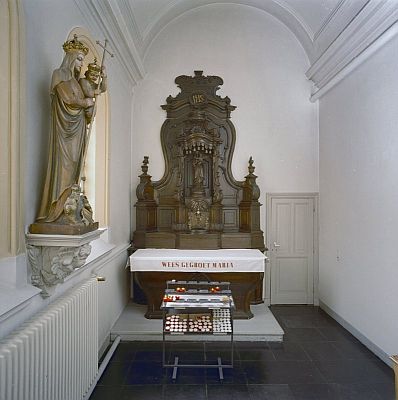 Altaar in de kloosterkerk (foto: G.J. Dukker, 2002. Bron: Collectie Rijksdienst Cultureel Erfgoed 340.653)