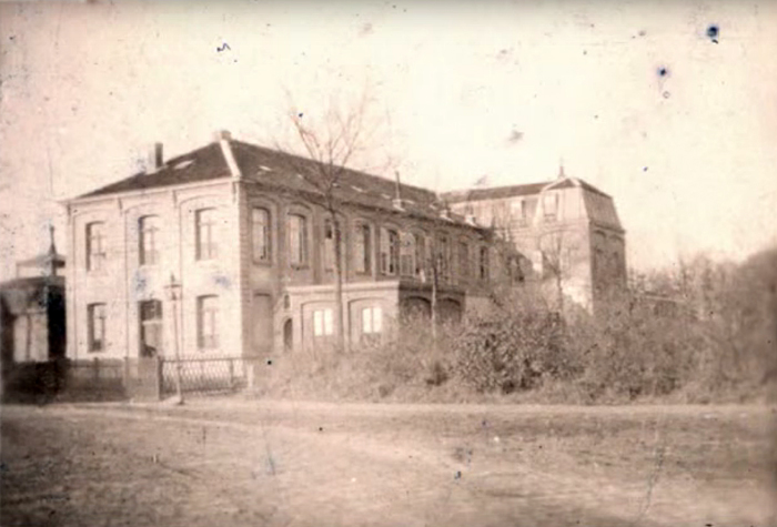 Het klooster / sanatorium in 1896