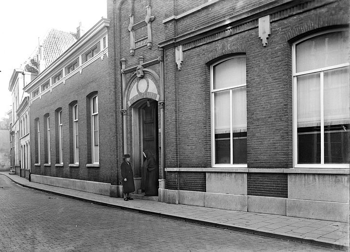 's-Hertogenbosch, Claraklooster, 1947. Fotograaf: Fotopersbureau Het Zuiden. Bron: Erfgoed 's-Hertogenbosch, fotonr. 0029413