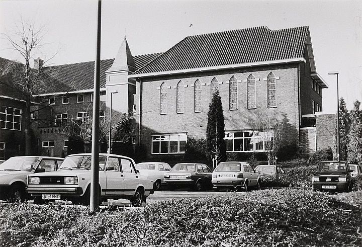 Zevenbergen, Kapel Antoniusklooster, 1987. Foto: BHIC PNB001076572