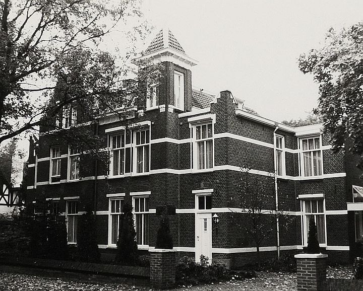 Oisterwijk, klooster aan de Heusdensebaan 2, 1988. Foto: BHIC, fotonr. PNB001047291