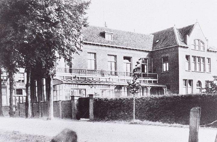 R.K. Gasthuis en klooster Sint-Vincentius á Paulo, 1927. Foto: Regionaal Archief Tilburg, fotonr. 057616