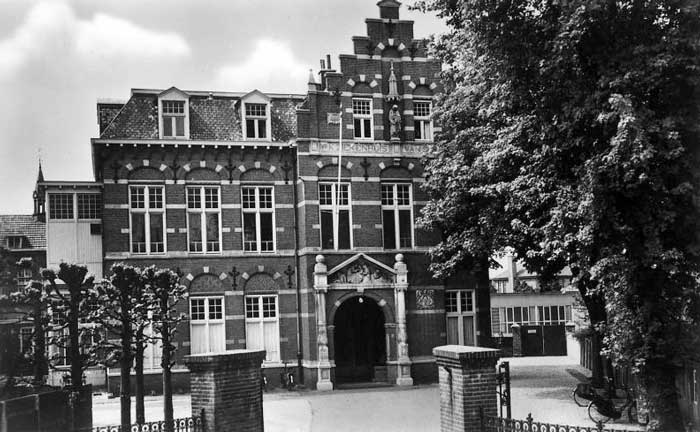 Ziekenhuis aan de Begijnenstraat (Erfgoedcentrum Ned. Kloosterleven, collectie Zusters van Liefde van Tilburg)