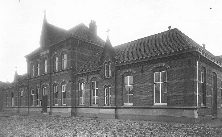 Tilburg, St. Rochusgesticht, c. 1920. Foto: Collectie Jan Smits